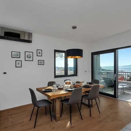 Luxurious Eol Makarska