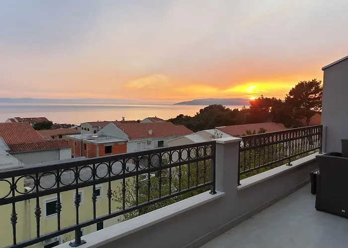 Luxurious Eol Apartman Makarska
