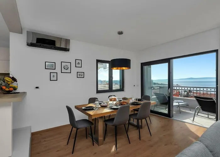 Luxurious Eol Makarska